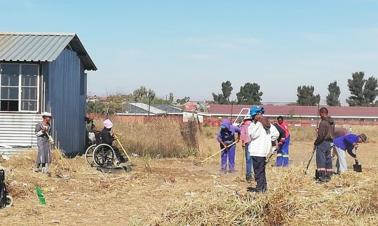 Humanitarian organization INMED will install and update aquaponics systems for cooperatives of disabled farmers in South Africa to help them integrate better into the economy.