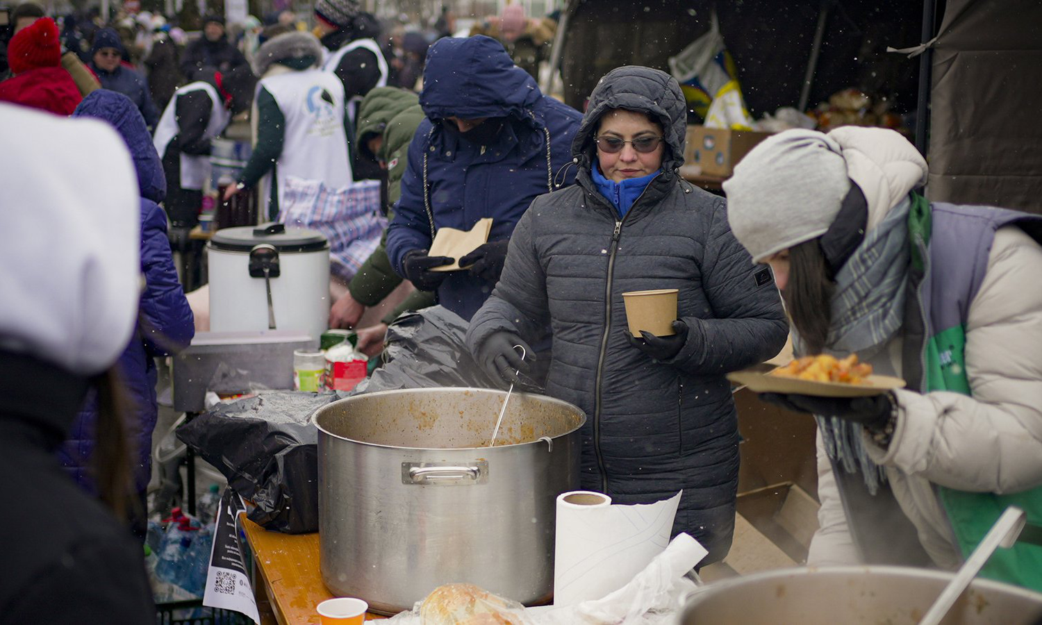 These 12 organizations are helping feed Ukrainian refugees fleeing the invasion.