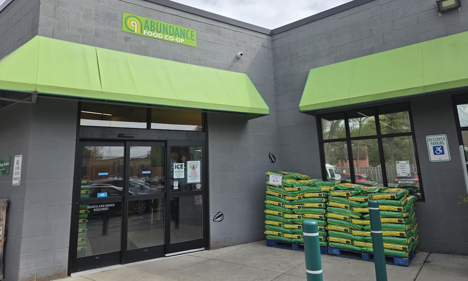 Abundance Food Co-op Ratifies First Union Contract